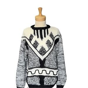 𝅺VINTAGE forum black white hand-knitted chunky Crew Neck Women's Sweater Size L